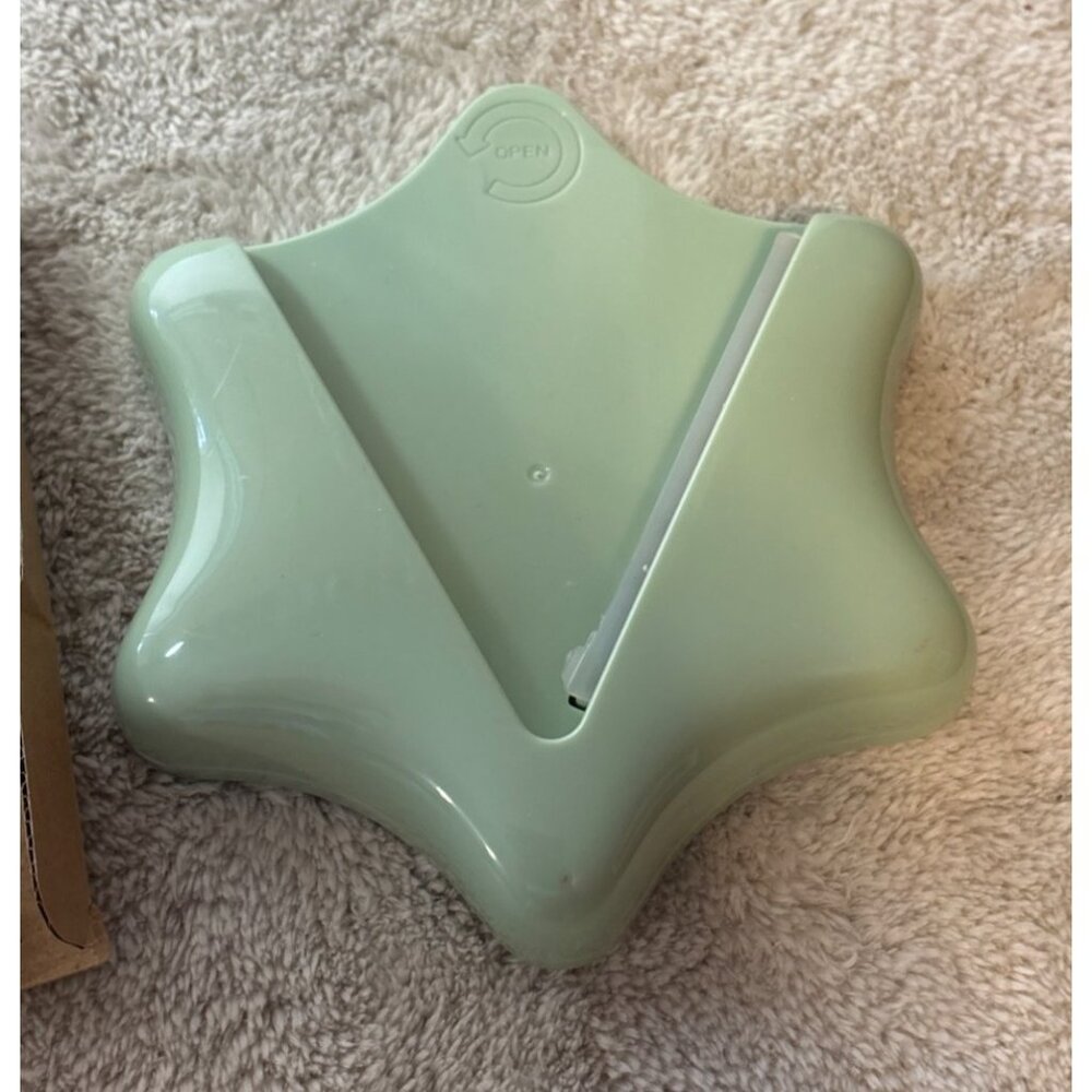 Kitchen Multi-Functional Can Opener Star-Shaped Design 16x16x2.6cm ABS Material